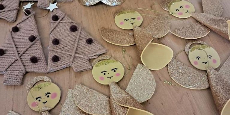 Ozdoby ZŠ Jarošova na vánoční strom magistrátu