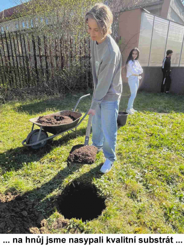 Den Země oslavili deváťáci zasazením ovocného stromu 05