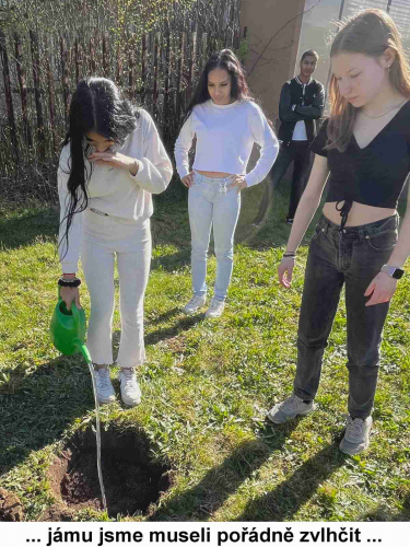 Den Země oslavili deváťáci zasazením ovocného stromu 06