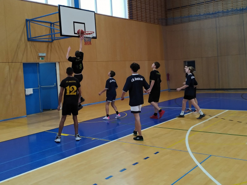MK v basketbalu starších žáků 01