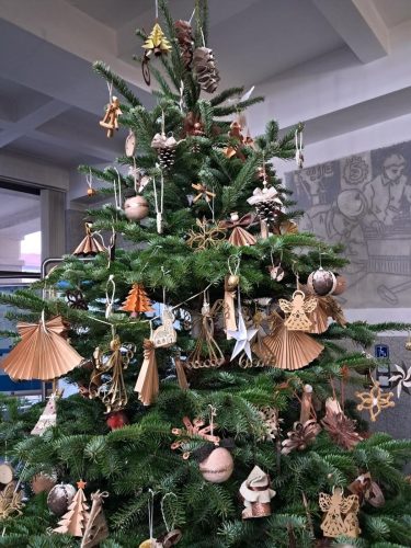 Ozdoby na vánoční strom magistrátu 2025 03
