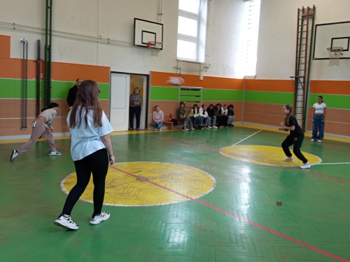 Turnaj dívek ve vybíjené 2025 03